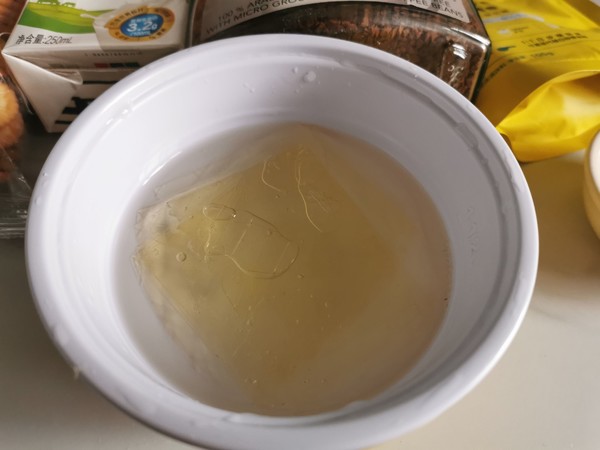 圣誕馴鹿咖啡慕斯的做法-其它口味烘焙菜譜-易網(wǎng)健康養(yǎng)生網(wǎng) 圣誕馴鹿咖啡慕斯的做法-其它口味烘焙菜譜