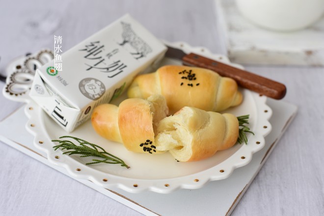 鹽面包的做法-其它口味烤菜譜-易網(wǎng)健康養(yǎng)生網(wǎng) 鹽面包的做法-其它口味烤菜譜