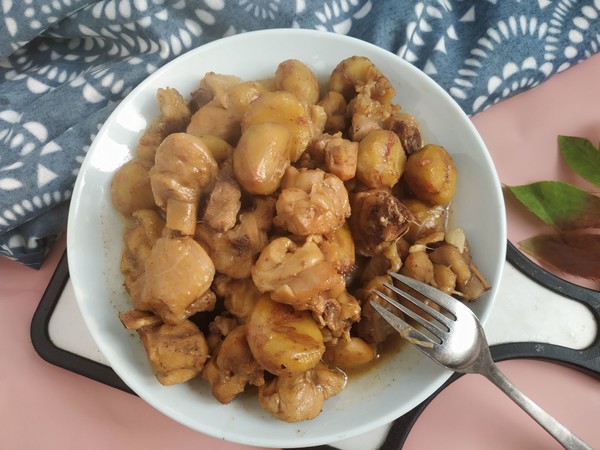 板栗紅燒雞腿的做法-家常味燒菜譜-易網(wǎng)健康養(yǎng)生網(wǎng) 板栗紅燒雞腿的做法-家常味燒菜譜