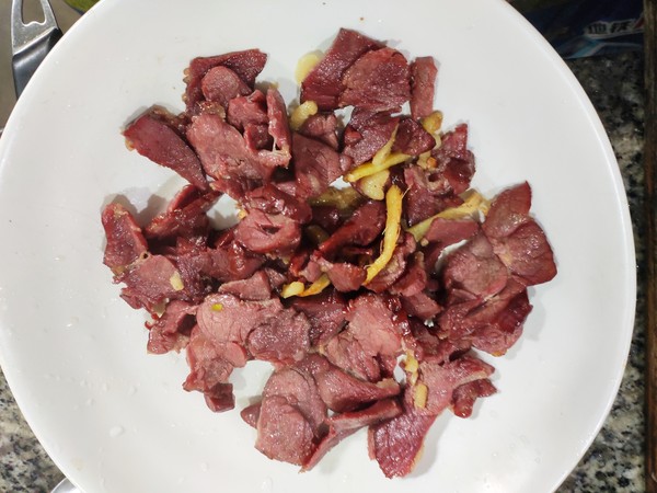 西葫蘆炒馬肉的做法-家常味炒菜譜-易網健康養生網 西葫蘆炒馬肉的做法-家常味炒菜譜
