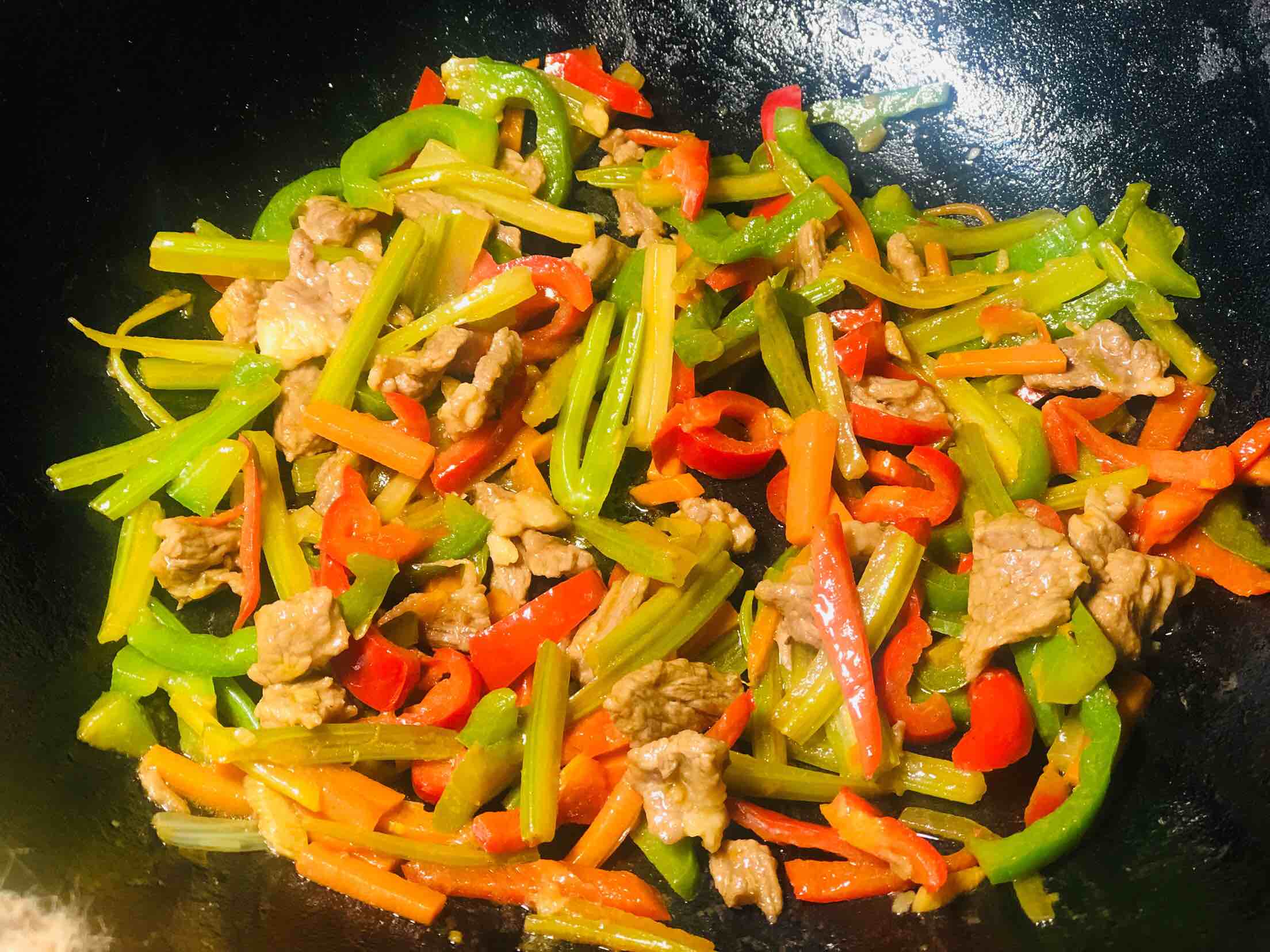 時蔬炒牛肉的做法-醬香味炒菜譜