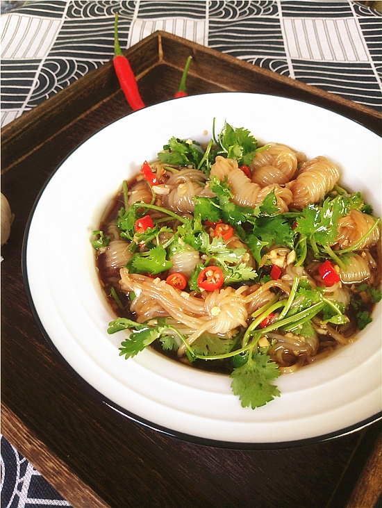 酸辣魔芋結(jié)的做法-酸辣味拌菜譜-易網(wǎng)健康養(yǎng)生網(wǎng) 酸辣魔芋結(jié)的做法-酸辣味拌菜譜