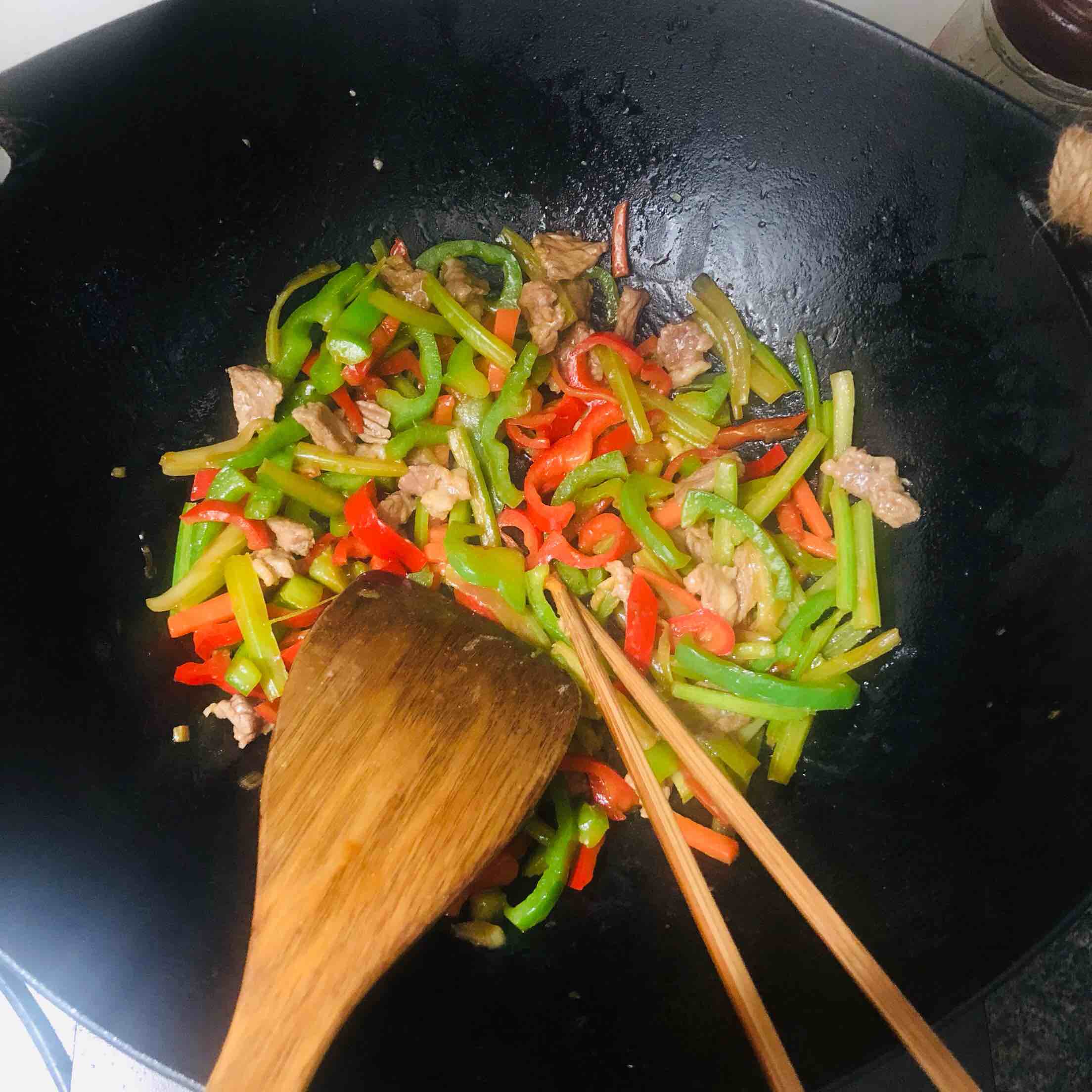 時蔬炒牛肉的做法-醬香味炒菜譜