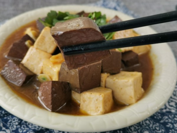 鴛鴦豆腐的做法-家常味炒菜譜-易網健康養生網 鴛鴦豆腐的做法-家常味炒菜譜