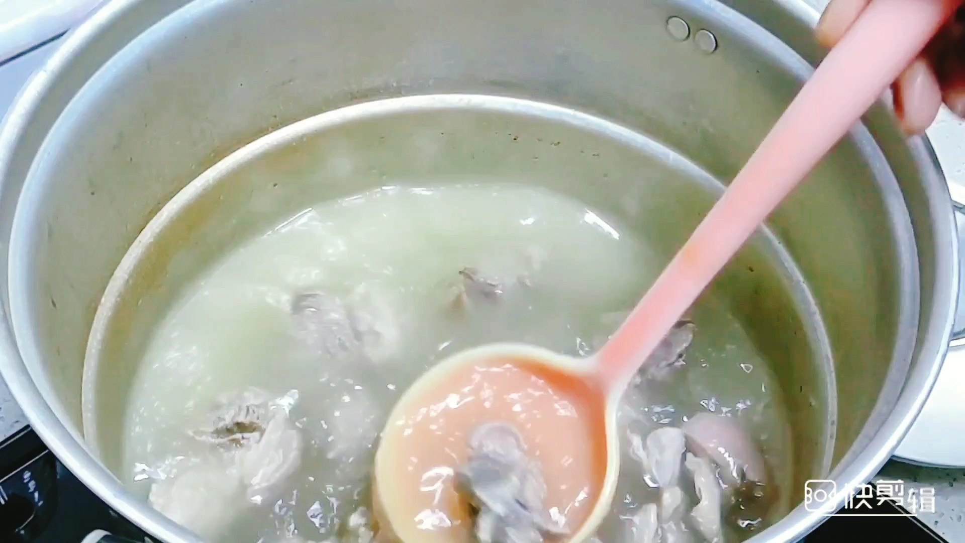 簡(jiǎn)單版羊湯的做法-咸鮮味煮菜譜
