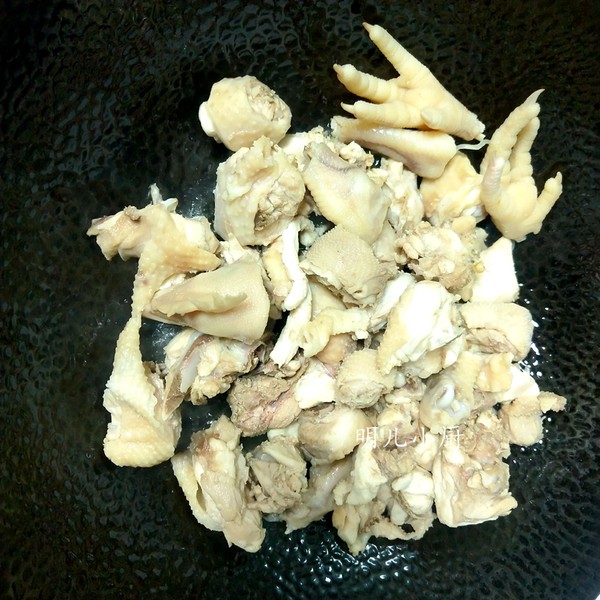 雞肉炒木耳的做法-家常味炒菜譜-易網(wǎng)健康養(yǎng)生網(wǎng) 雞肉炒木耳的做法-家常味炒菜譜