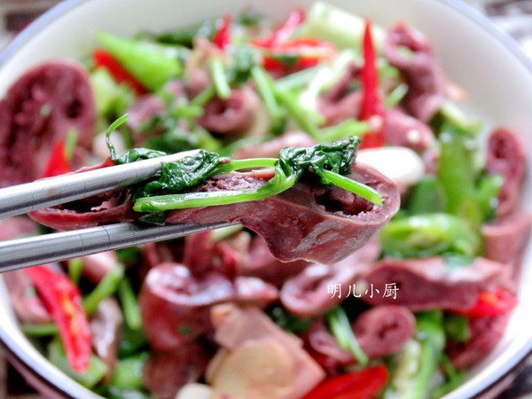 爆炒豬小腸的做法-香辣味炒菜譜-易網(wǎng)健康養(yǎng)生網(wǎng) 爆炒豬小腸的做法-香辣味炒菜譜