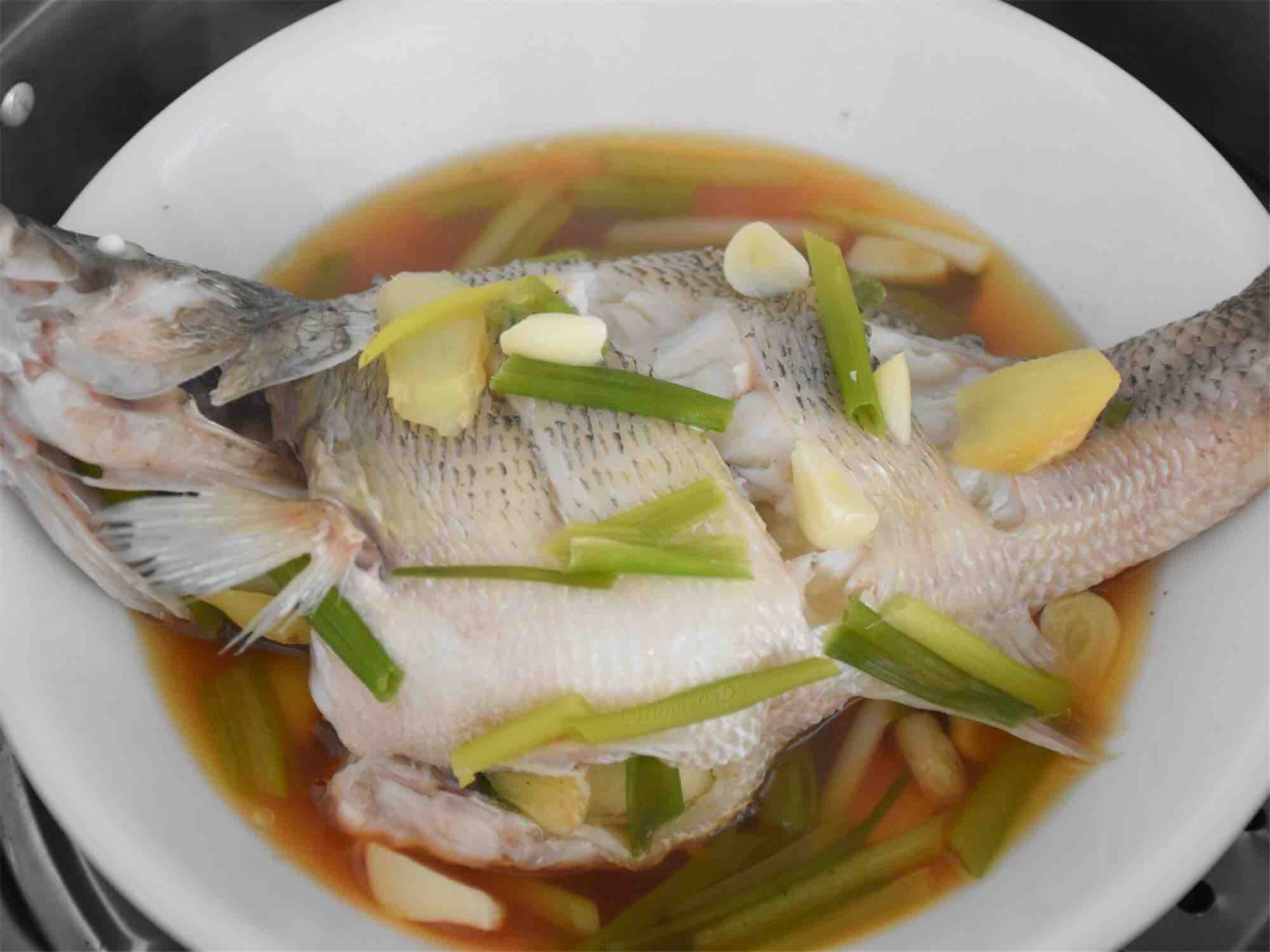 清蒸鱸魚的做法-咸鮮味煮菜譜