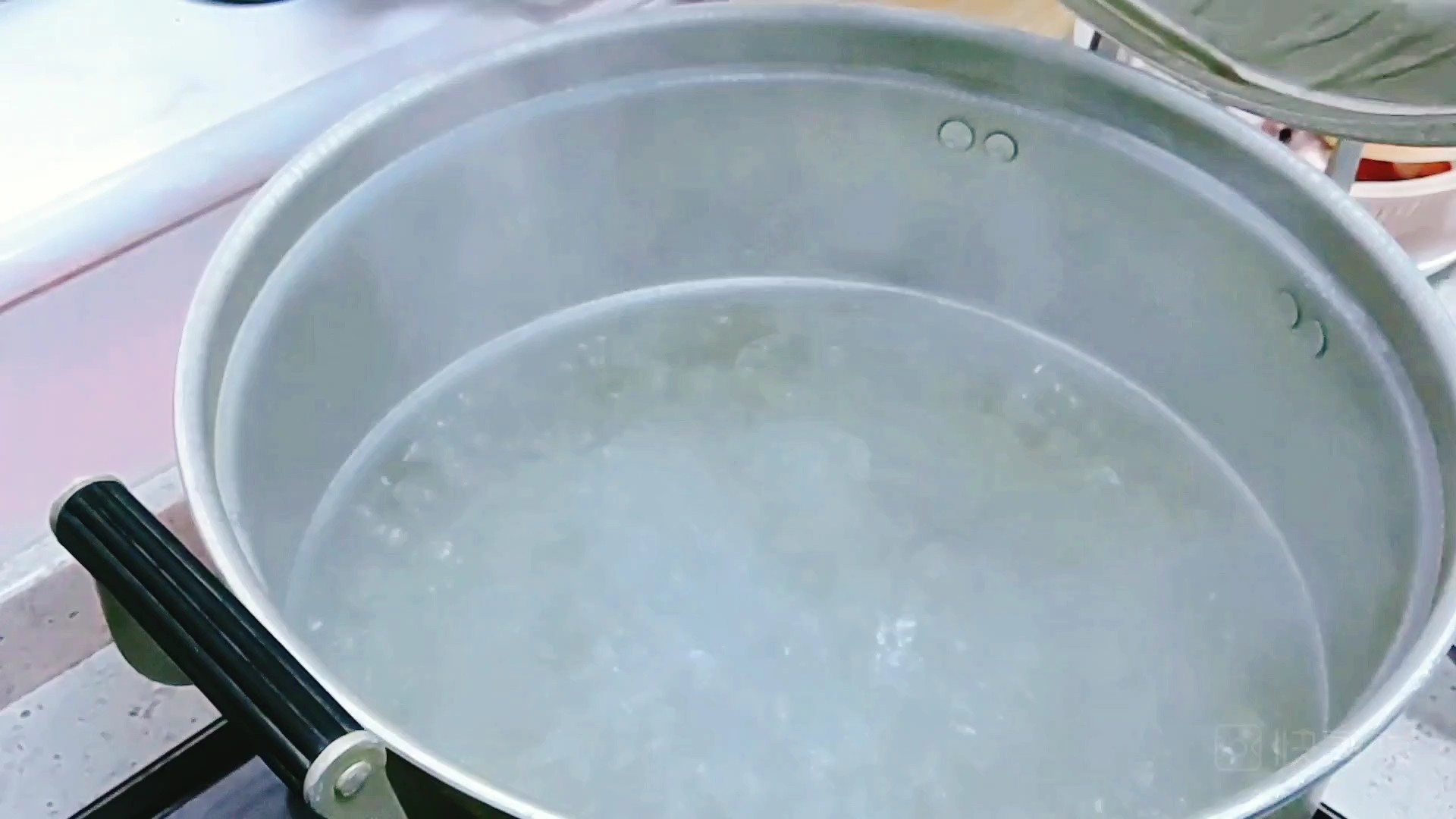 簡(jiǎn)單版羊湯的做法-咸鮮味煮菜譜