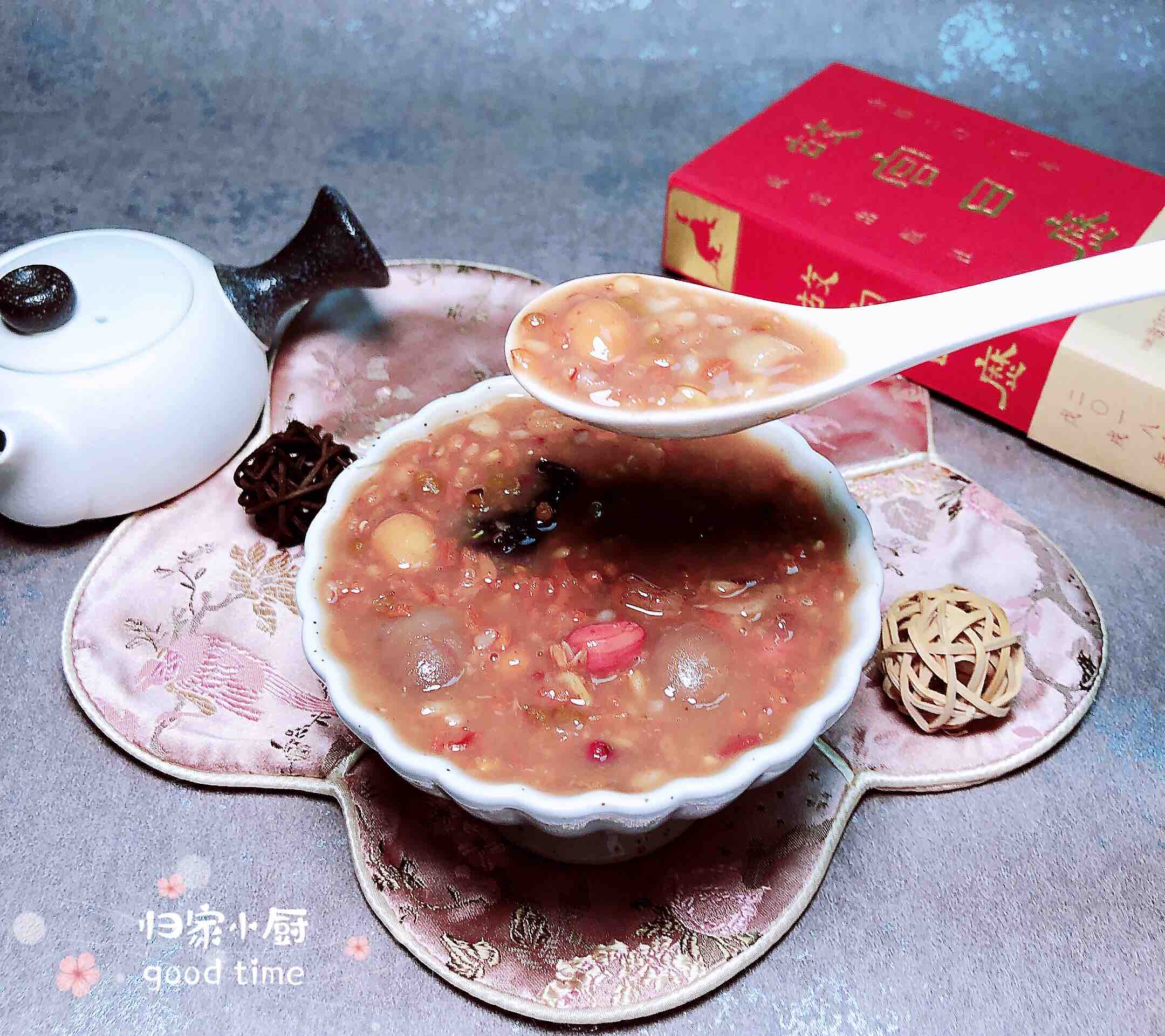 臘八粥（補(bǔ)血補(bǔ)氣）的做法-甜味煮菜譜