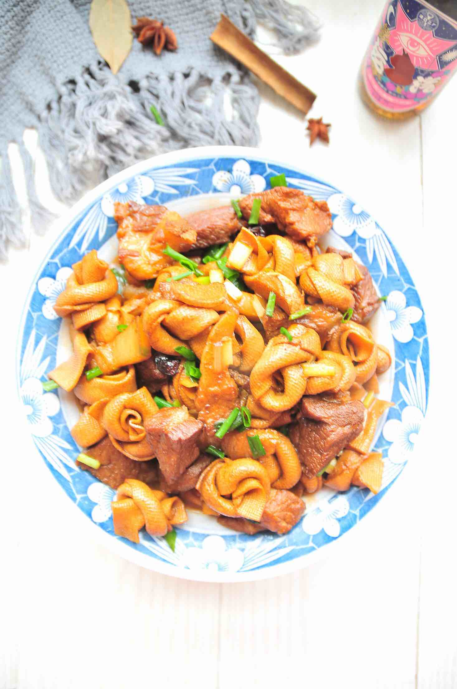 百葉結(jié)燒肉的做法-家常味燒菜譜-易網(wǎng)健康養(yǎng)生網(wǎng) 百葉結(jié)燒肉的做法-家常味燒菜譜