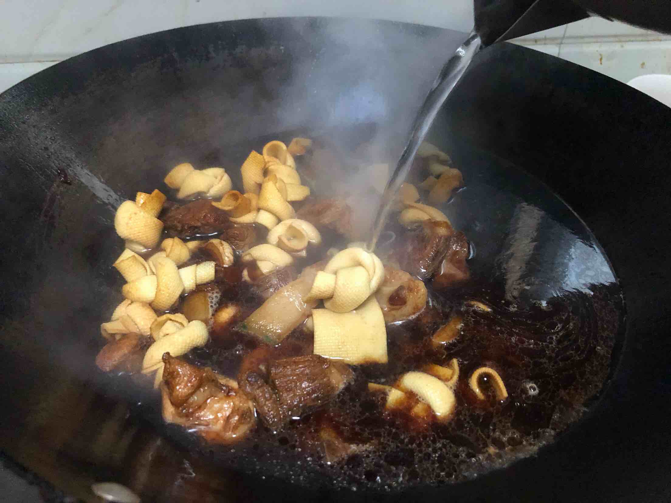 百葉結(jié)燒肉的做法-家常味燒菜譜-易網(wǎng)健康養(yǎng)生網(wǎng) 百葉結(jié)燒肉的做法-家常味燒菜譜