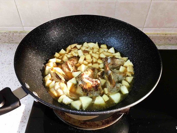 杏鮑菇排骨燜飯的做法-家常味燜菜譜-易網(wǎng)健康養(yǎng)生網(wǎng) 杏鮑菇排骨燜飯的做法-家常味燜菜譜