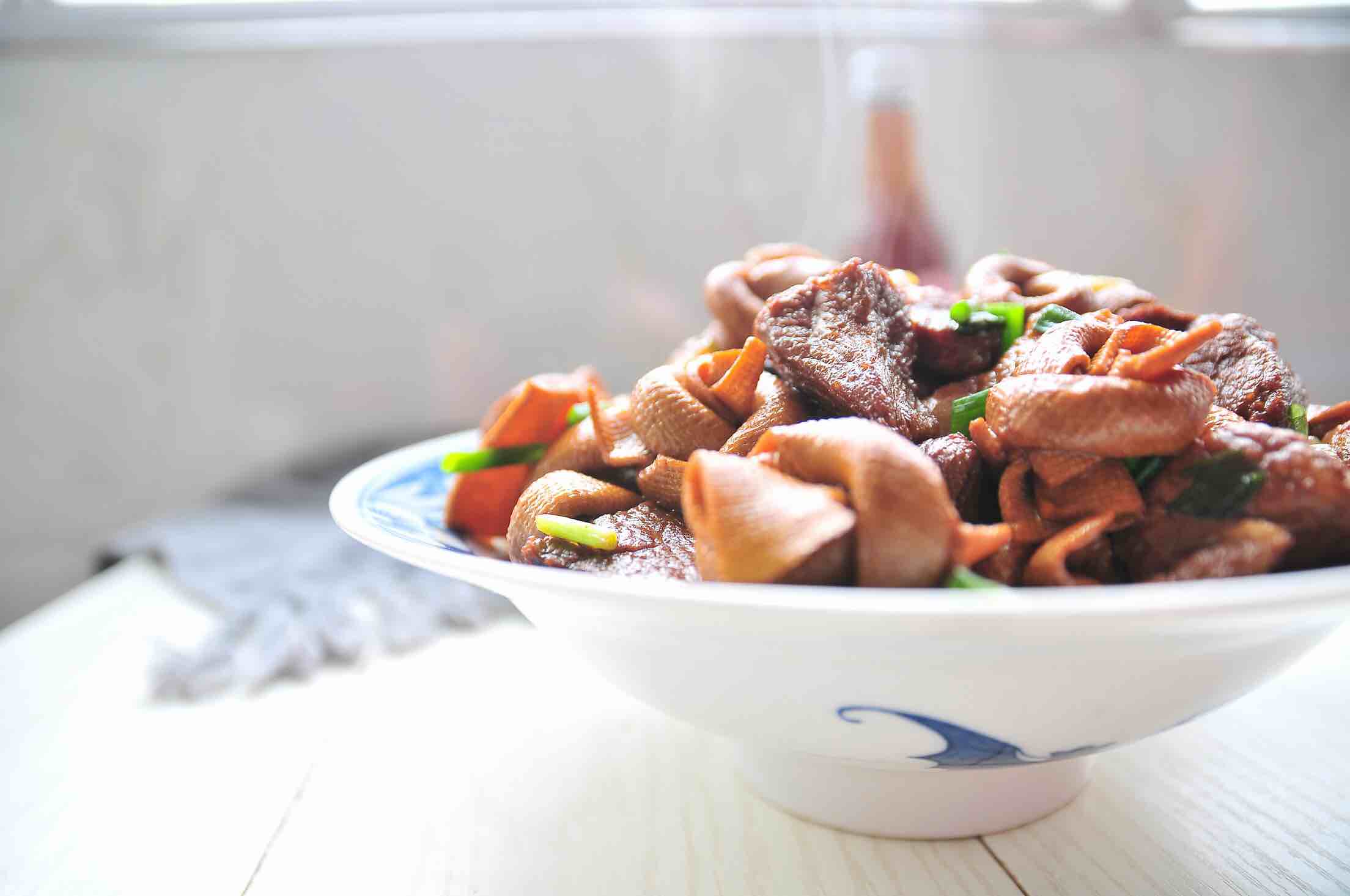 百葉結(jié)燒肉的做法-家常味燒菜譜-易網(wǎng)健康養(yǎng)生網(wǎng) 百葉結(jié)燒肉的做法-家常味燒菜譜