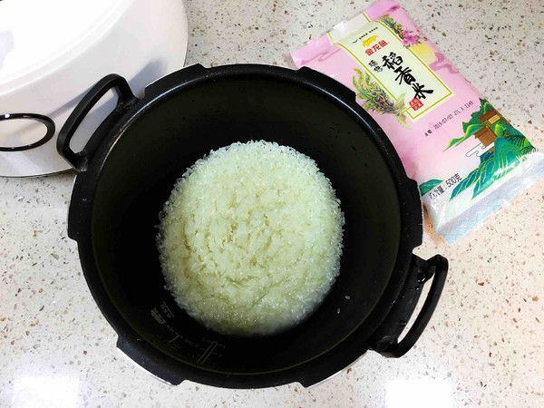 杏鮑菇排骨燜飯的做法-家常味燜菜譜-易網(wǎng)健康養(yǎng)生網(wǎng) 杏鮑菇排骨燜飯的做法-家常味燜菜譜