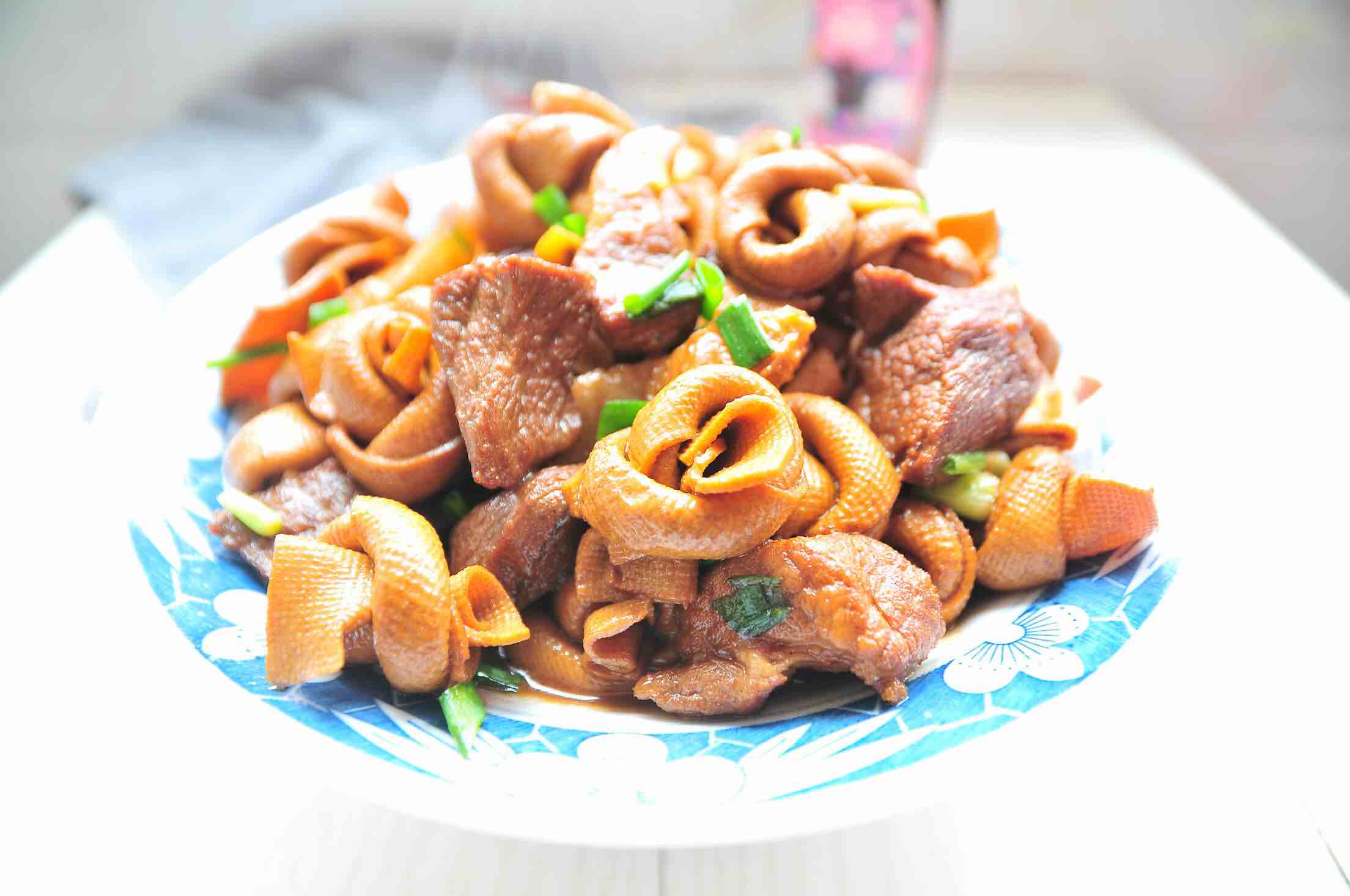 百葉結(jié)燒肉的做法-家常味燒菜譜-易網(wǎng)健康養(yǎng)生網(wǎng) 百葉結(jié)燒肉的做法-家常味燒菜譜