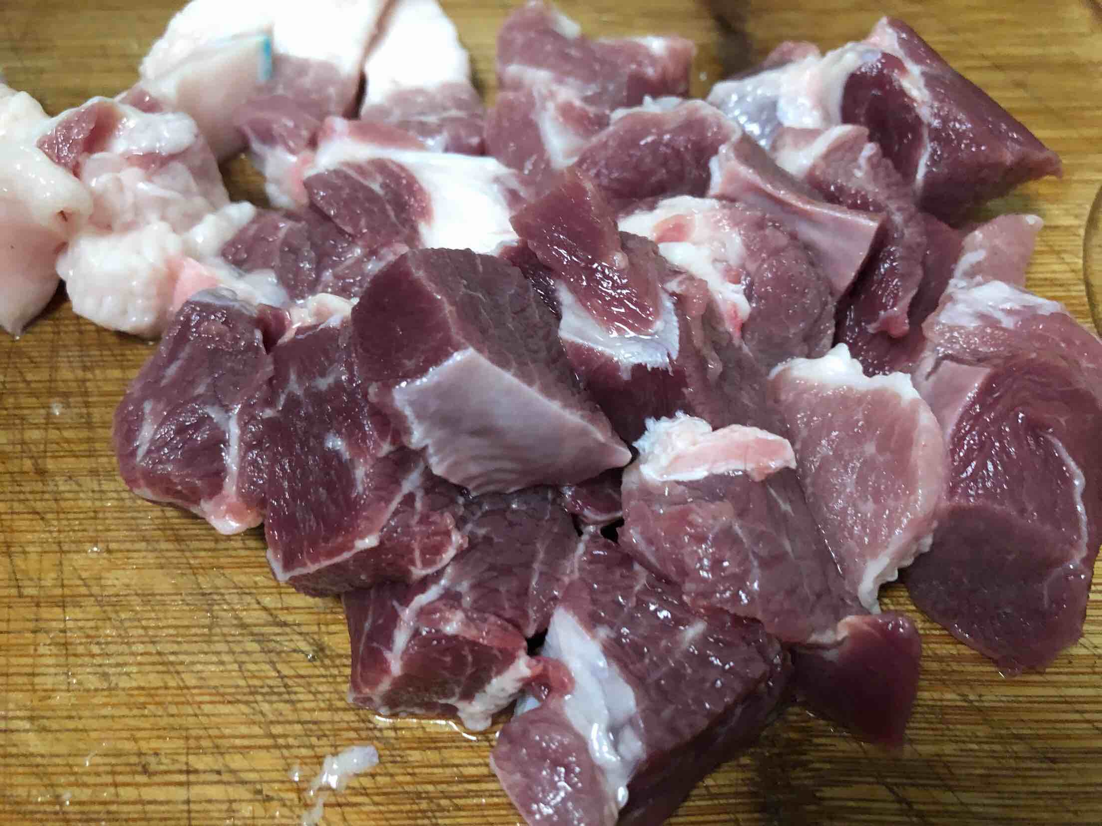 百葉結(jié)燒肉的做法-家常味燒菜譜-易網(wǎng)<a href=http://m.aoa7937.com/ target=_blank class=infotextkey>健康養(yǎng)生</a>網(wǎng) 百葉結(jié)燒肉的做法-家常味燒菜譜