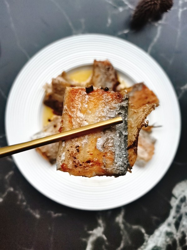 蔥油帶魚的做法-蔥香味煎菜譜-易網健康養生網 蔥油帶魚的做法-蔥香味煎菜譜