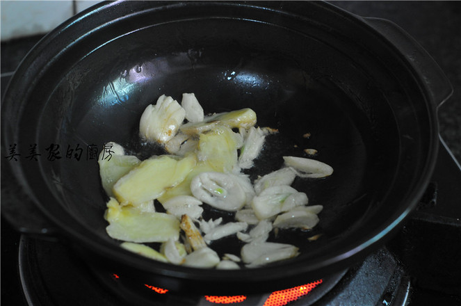 三汁燜魚的做法-香辣味燜菜譜-易網健康養生網 三汁燜魚的做法-香辣味燜菜譜