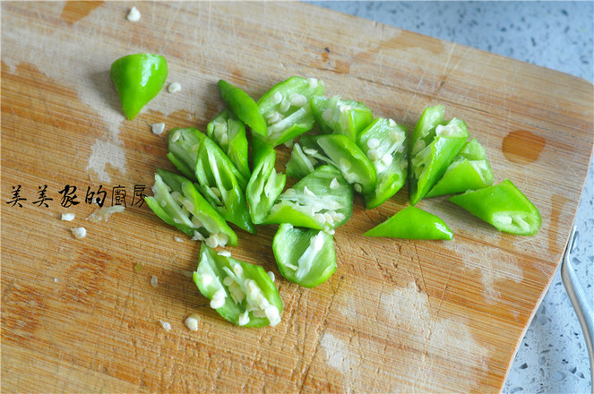 黃花菜炒雞蛋的做法-家常味炒菜譜-易網健康養生網 黃花菜炒雞蛋的做法-家常味炒菜譜