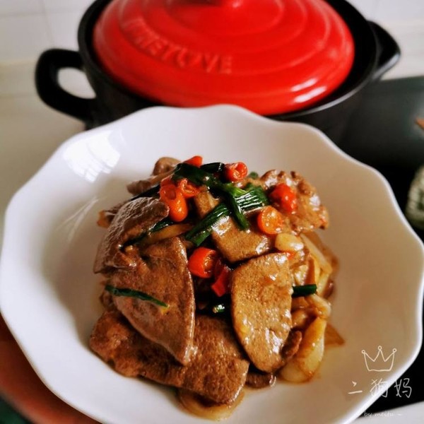 黑樂砂鍋爆炒豬肝的做法-咸鮮味炒菜譜-易網(wǎng)健康養(yǎng)生網(wǎng) 黑樂砂鍋爆炒豬肝的做法-咸鮮味炒菜譜
