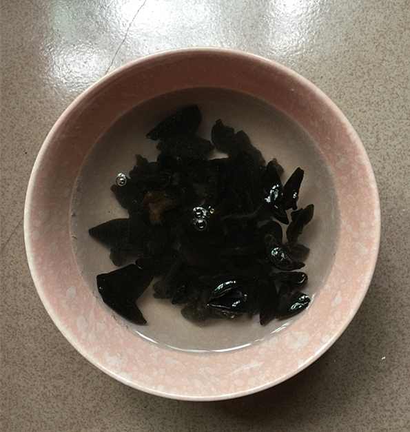 黑木耳炒腐竹的做法-香辣味炒菜譜-易網健康養生網 黑木耳炒腐竹的做法-香辣味炒菜譜