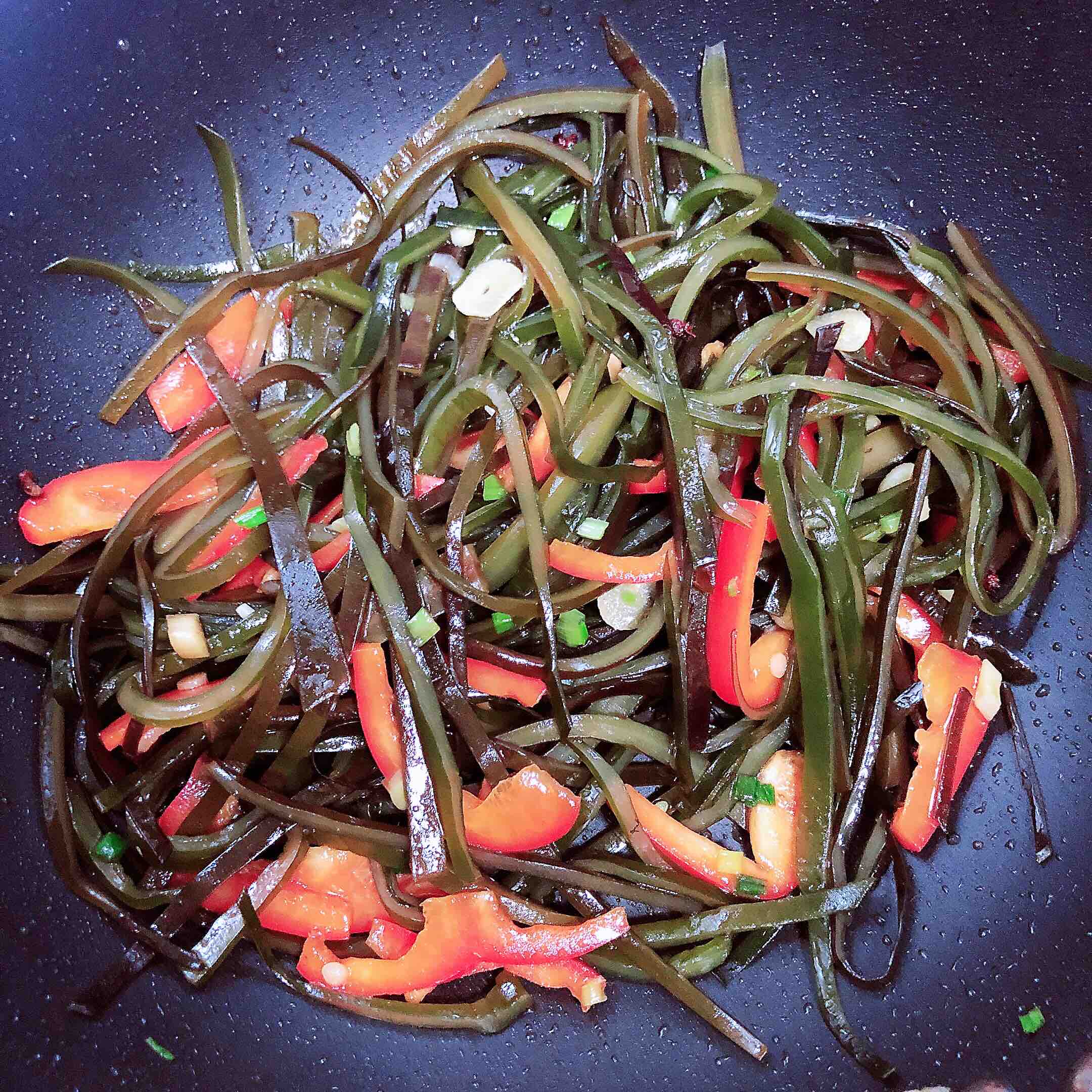 豬油香辣海帶絲的做法-咸鮮味炒菜譜-易網(wǎng)健康養(yǎng)生網(wǎng) 豬油香辣海帶絲的做法-咸鮮味炒菜譜