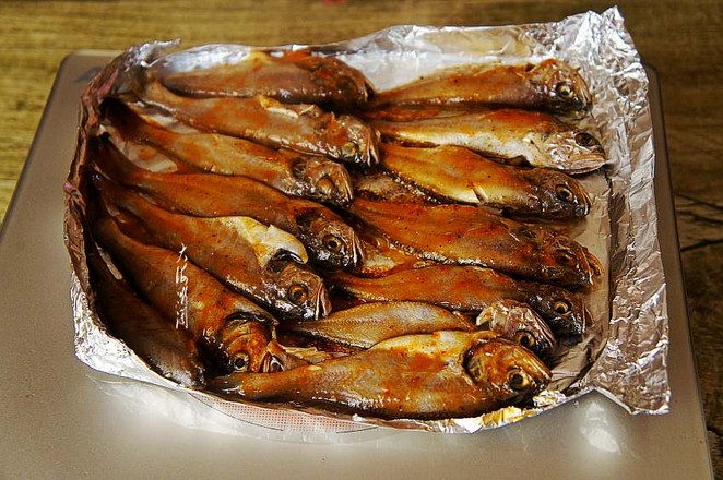 香煎小黃花魚(yú)的做法-香辣味煎菜譜