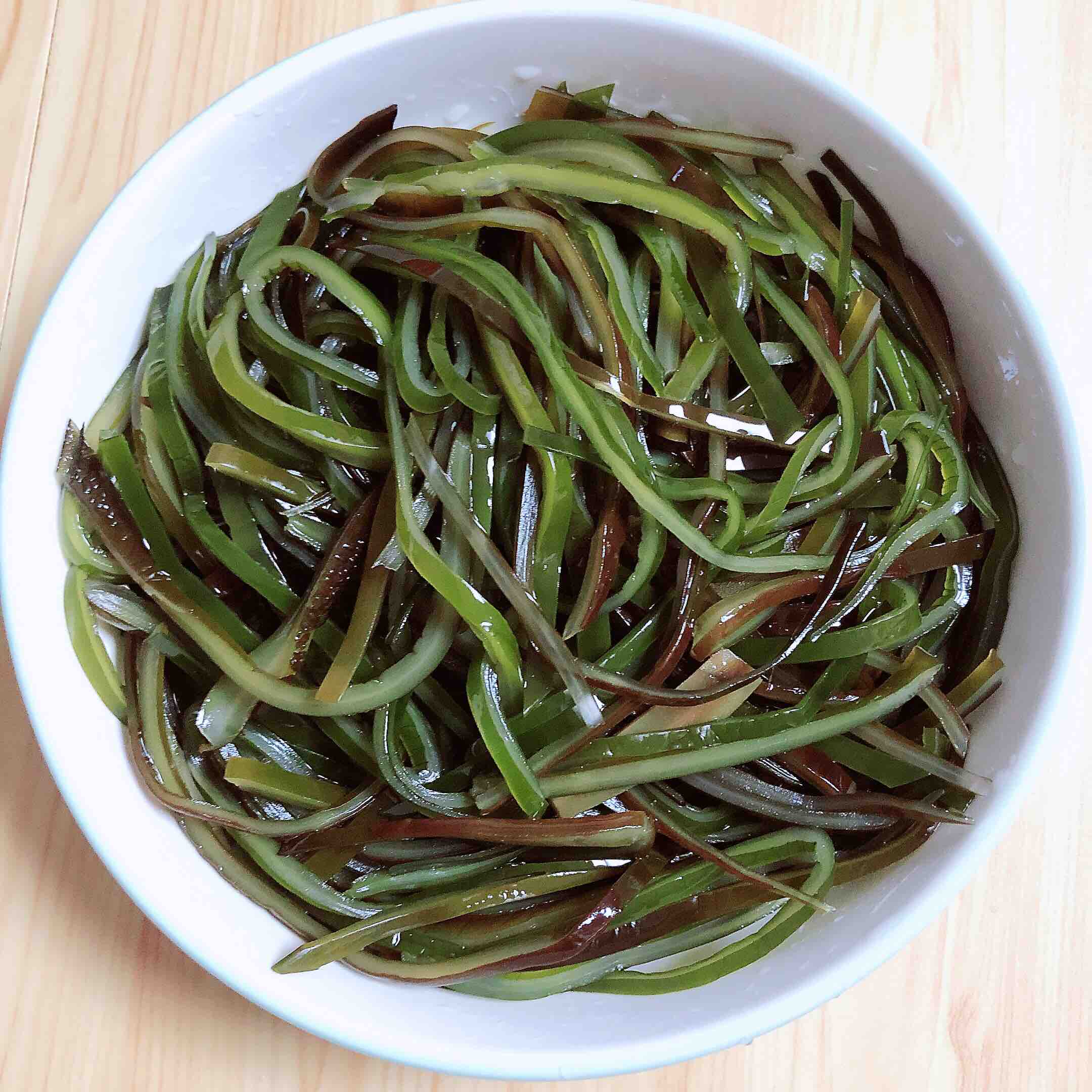 豬油香辣海帶絲的做法-咸鮮味炒菜譜-易網(wǎng)健康養(yǎng)生網(wǎng) 豬油香辣海帶絲的做法-咸鮮味炒菜譜