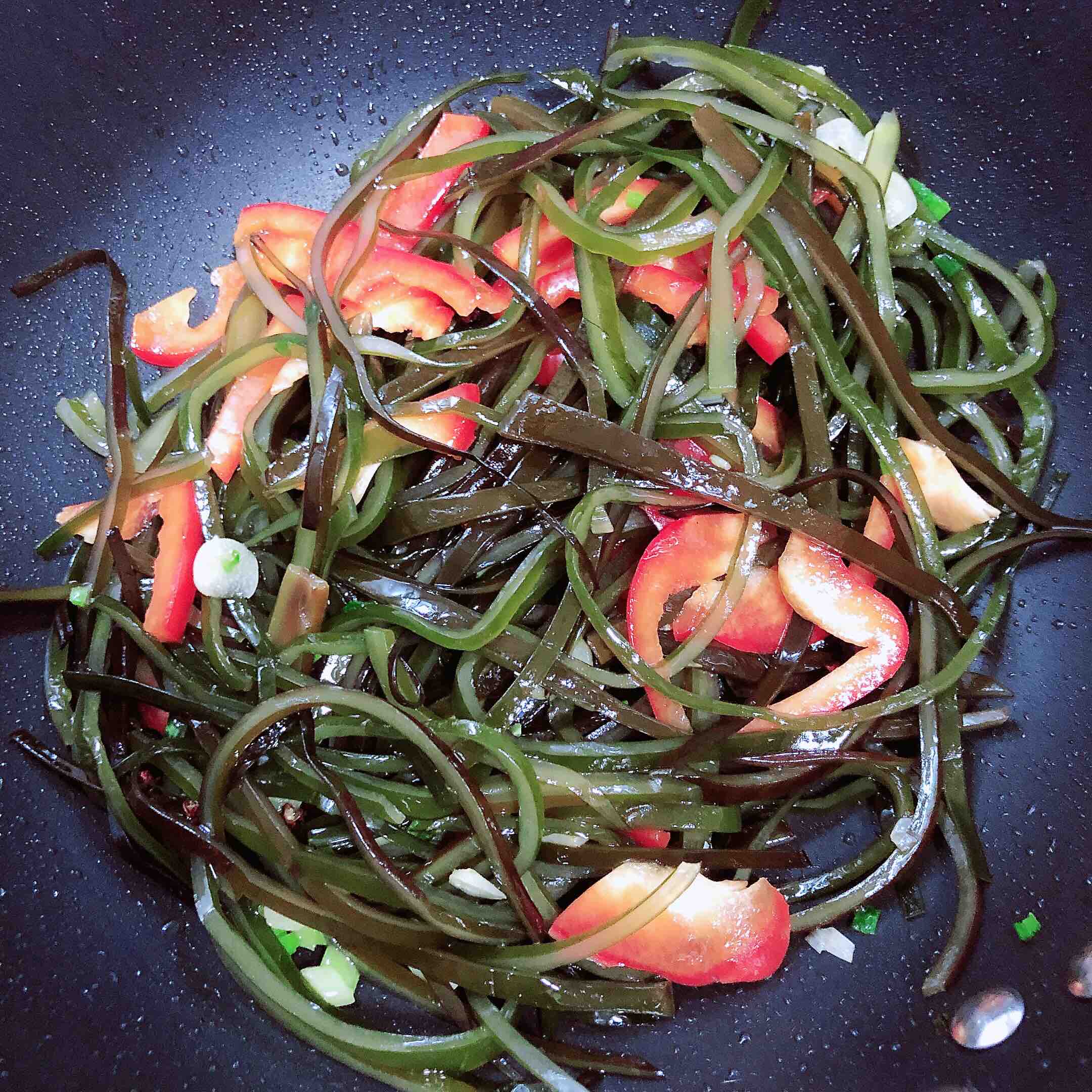 豬油香辣海帶絲的做法-咸鮮味炒菜譜-易網(wǎng)健康養(yǎng)生網(wǎng) 豬油香辣海帶絲的做法-咸鮮味炒菜譜