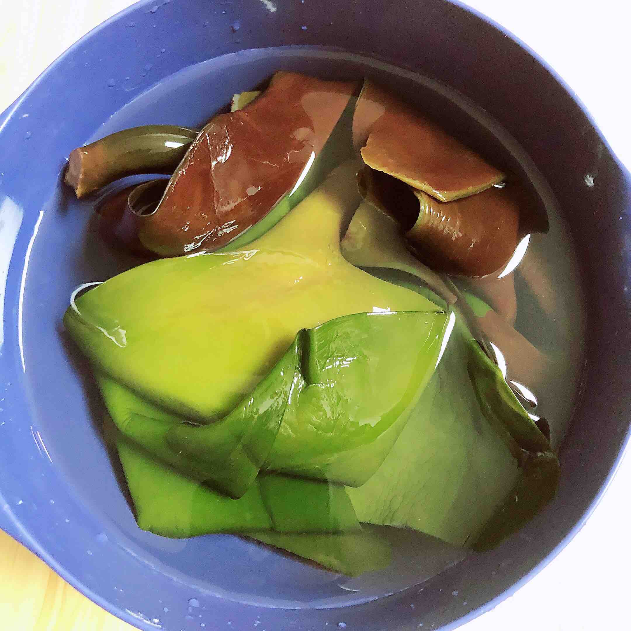 豬油香辣海帶絲的做法-咸鮮味炒菜譜-易網(wǎng)<a href=http://m.aoa7937.com/ target=_blank class=infotextkey>健康養(yǎng)生</a>網(wǎng) 豬油香辣海帶絲的做法-咸鮮味炒菜譜