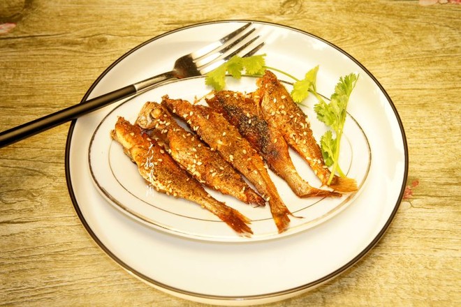 香煎小黃花魚(yú)的做法-香辣味煎菜譜