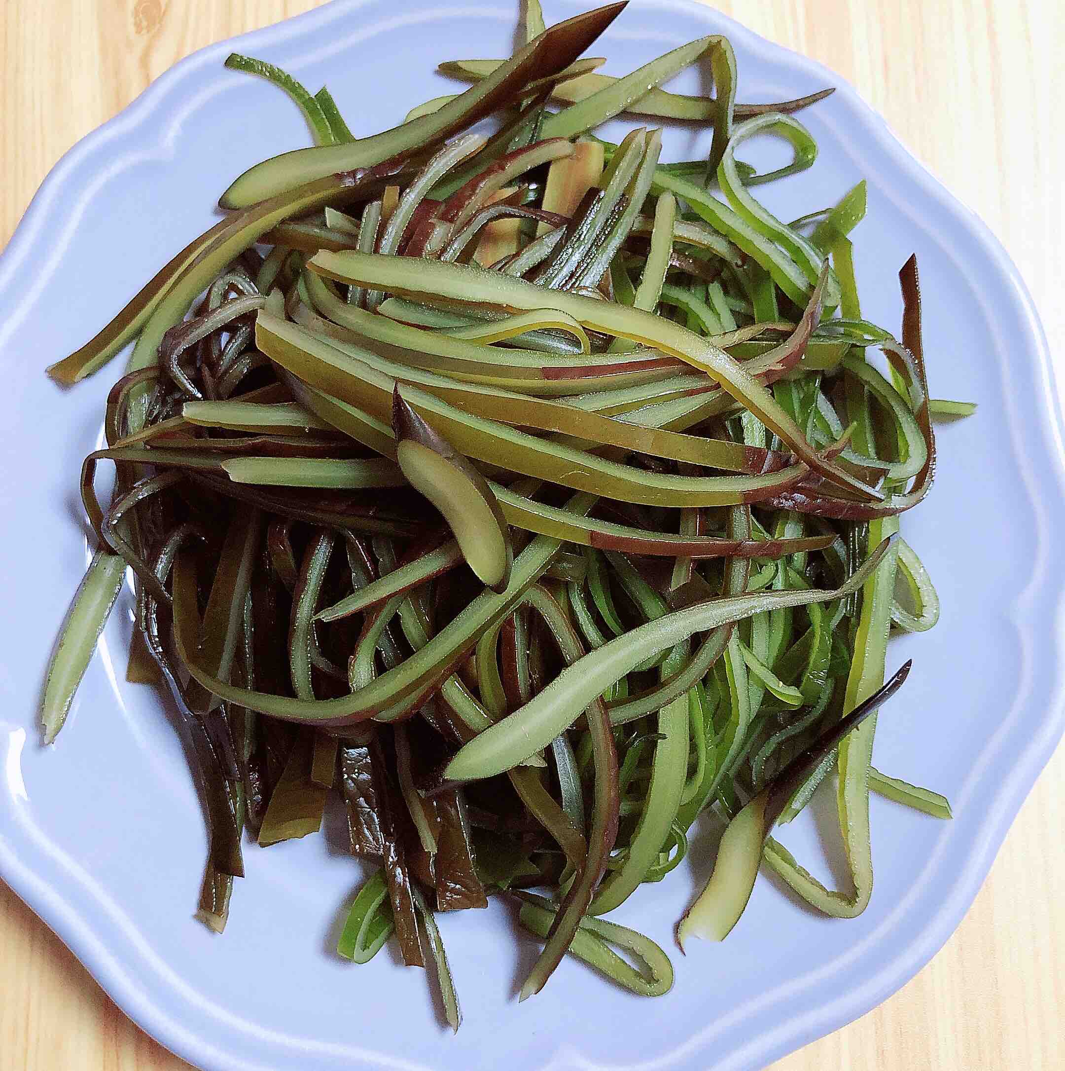 豬油香辣海帶絲的做法-咸鮮味炒菜譜-易網(wǎng)健康養(yǎng)生網(wǎng) 豬油香辣海帶絲的做法-咸鮮味炒菜譜