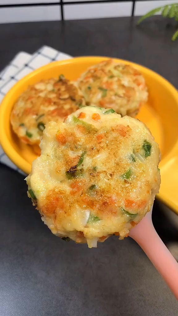 蝦餅的做法-家常味炸菜譜-易網(wǎng)健康養(yǎng)生網(wǎng) 蝦餅的做法-家常味炸菜譜