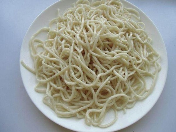 雞肉炒面的做法-家常味炒菜譜-易網(wǎng)健康養(yǎng)生網(wǎng) 雞肉炒面的做法-家常味炒菜譜