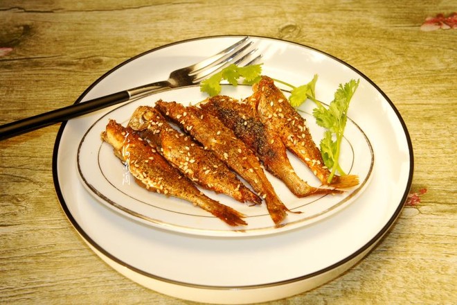 香煎小黃花魚(yú)的做法-香辣味煎菜譜
