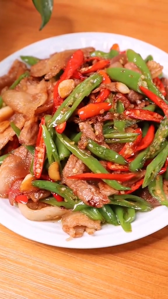 家常小炒肉的做法-家常味炒菜譜-易網健康養生網 家常小炒肉的做法-家常味炒菜譜