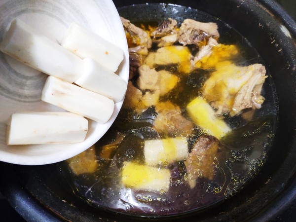 鹿茸菌山藥雞湯的做法-咸鮮味燉菜譜-易網健康養(yǎng)生網 鹿茸菌山藥雞湯的做法-咸鮮味燉菜譜