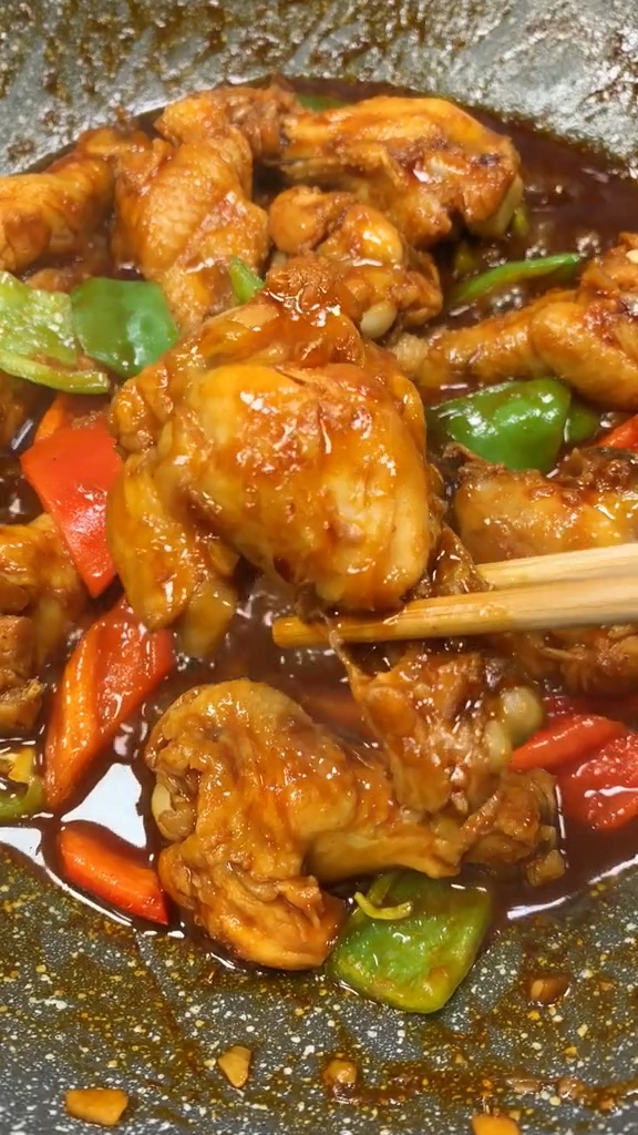 紅燒雞翅根的做法-家常味燒菜譜-易網健康養生網 紅燒雞翅根的做法-家常味燒菜譜