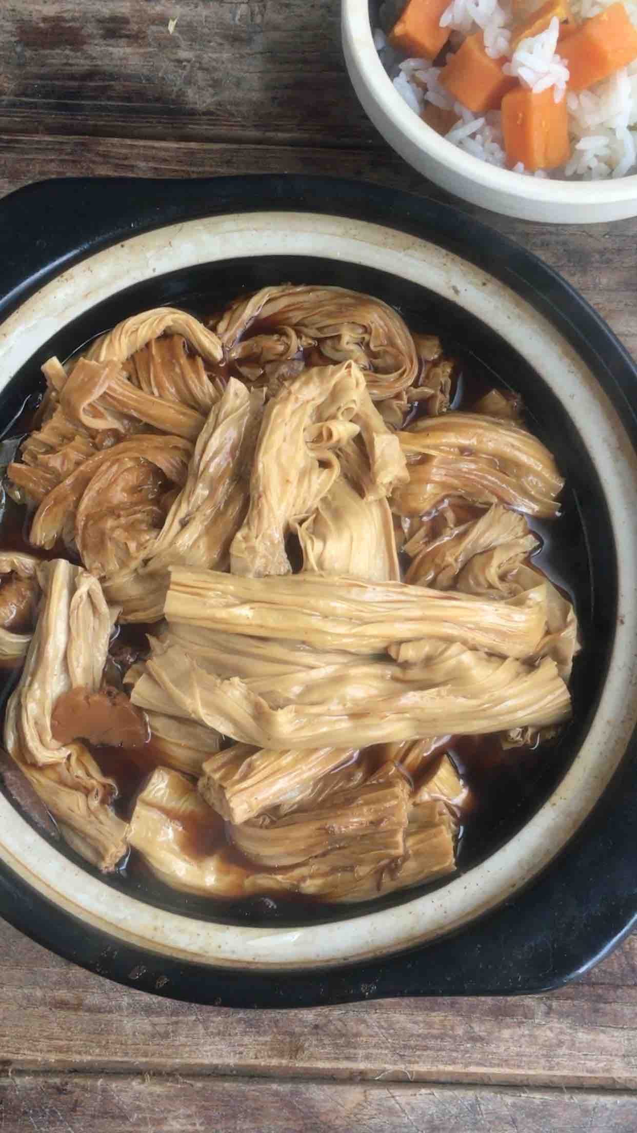 砂鍋腐竹的做法-家常味煮菜譜-易網健康養生網 砂鍋腐竹的做法-家常味煮菜譜
