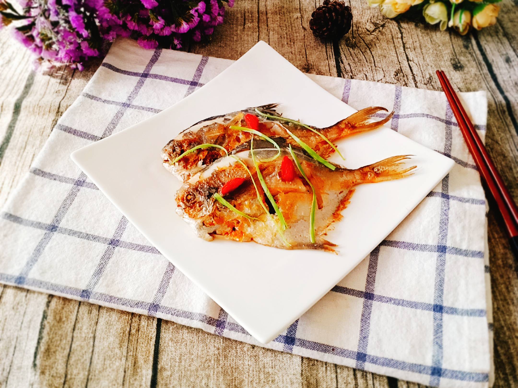 香煎鯧魚的做法-咸鮮味煎菜譜