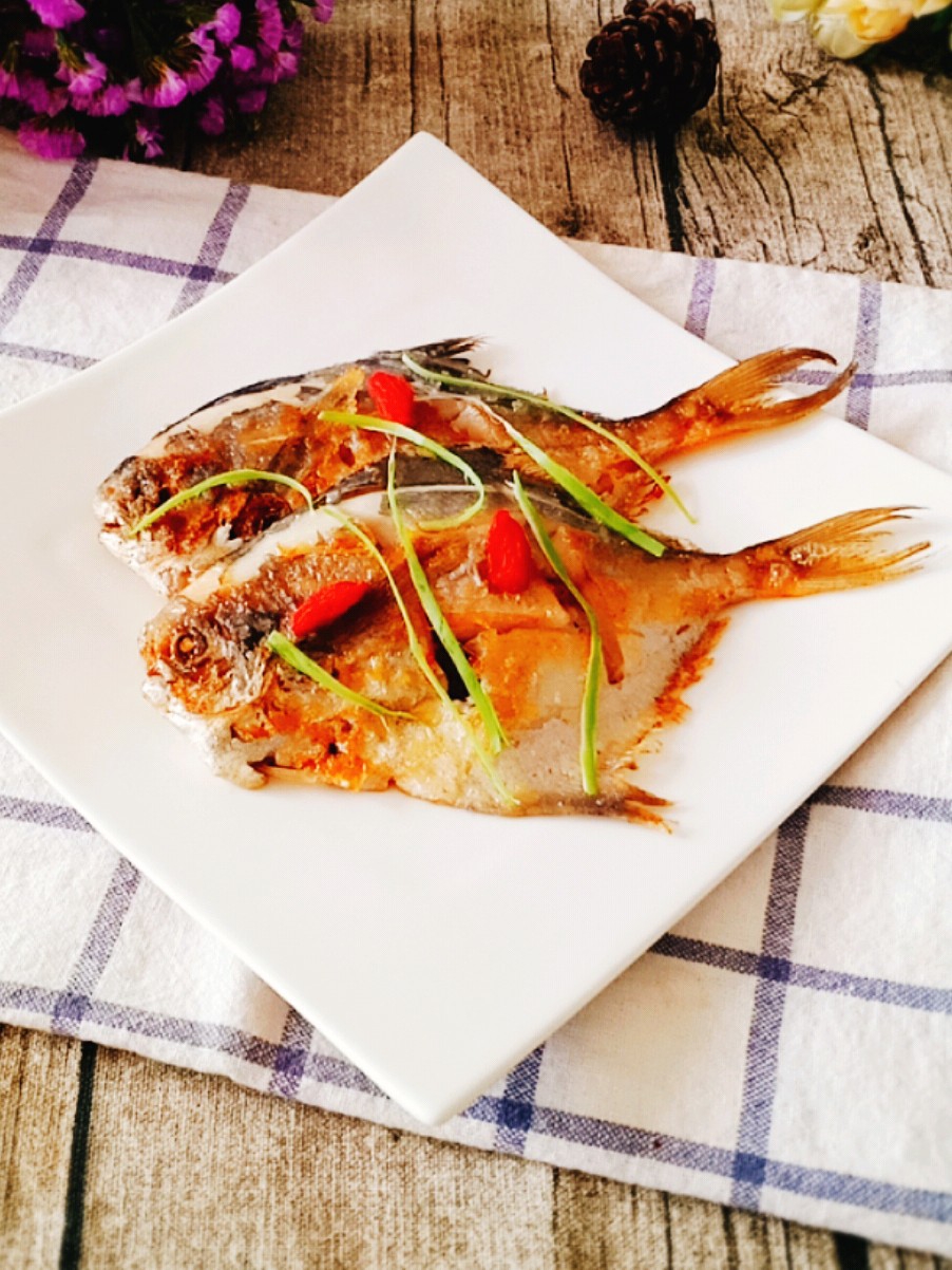 香煎鯧魚的做法-咸鮮味煎菜譜