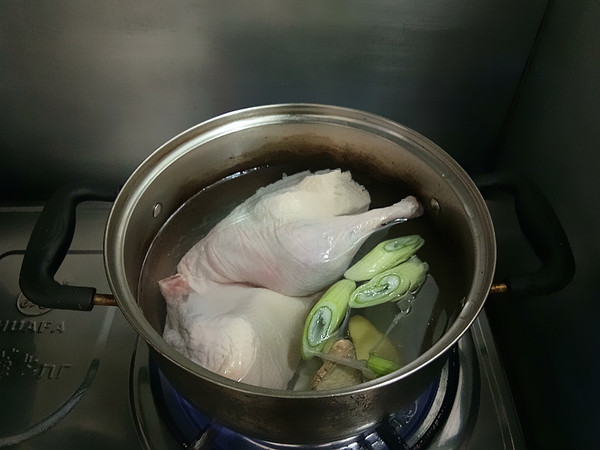 三杯鴨的做法-其它口味醬菜譜-易網(wǎng)<a href=http://m.aoa7937.com/ target=_blank class=infotextkey>健康養(yǎng)生</a>網(wǎng) 三杯鴨的做法-其它口味醬菜譜