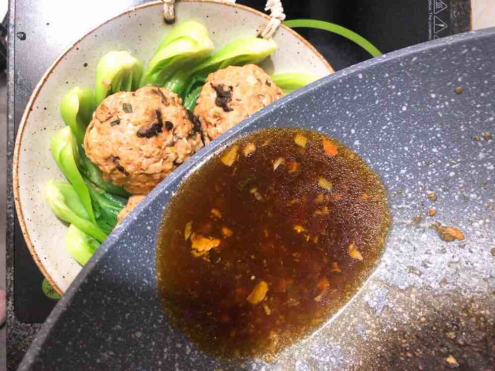 年夜飯之四喜丸子的做法-醬香味蒸菜譜-易網健康養生網 年夜飯之四喜丸子的做法-醬香味蒸菜譜