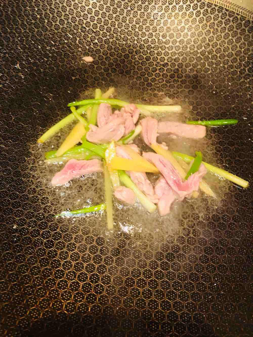 雪菜鯽魚(yú)的做法-家常味燒菜譜