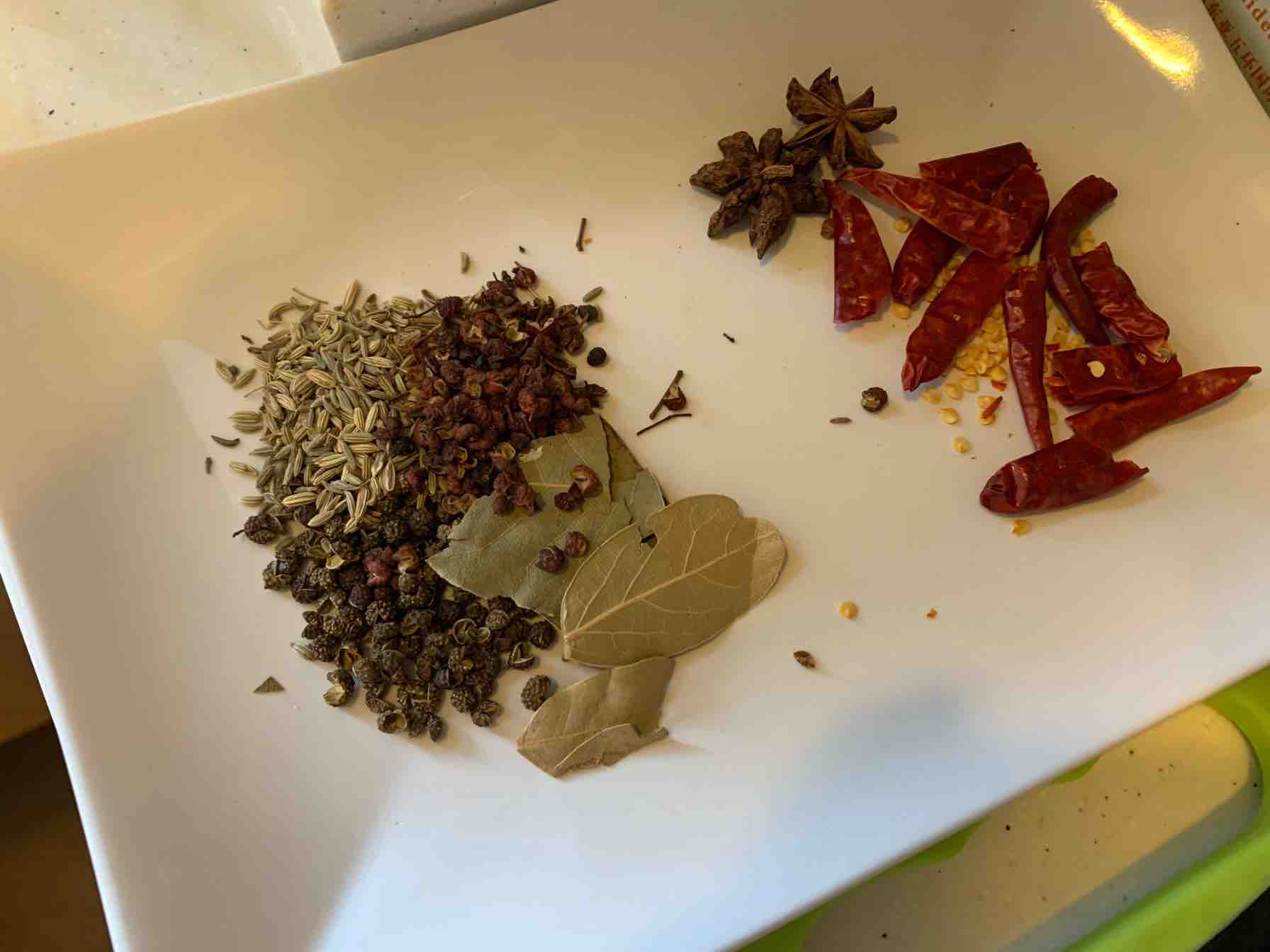 麻辣羊蝎子火鍋的做法-麻辣味燉菜譜-易網健康養生網 麻辣羊蝎子火鍋的做法-麻辣味燉菜譜
