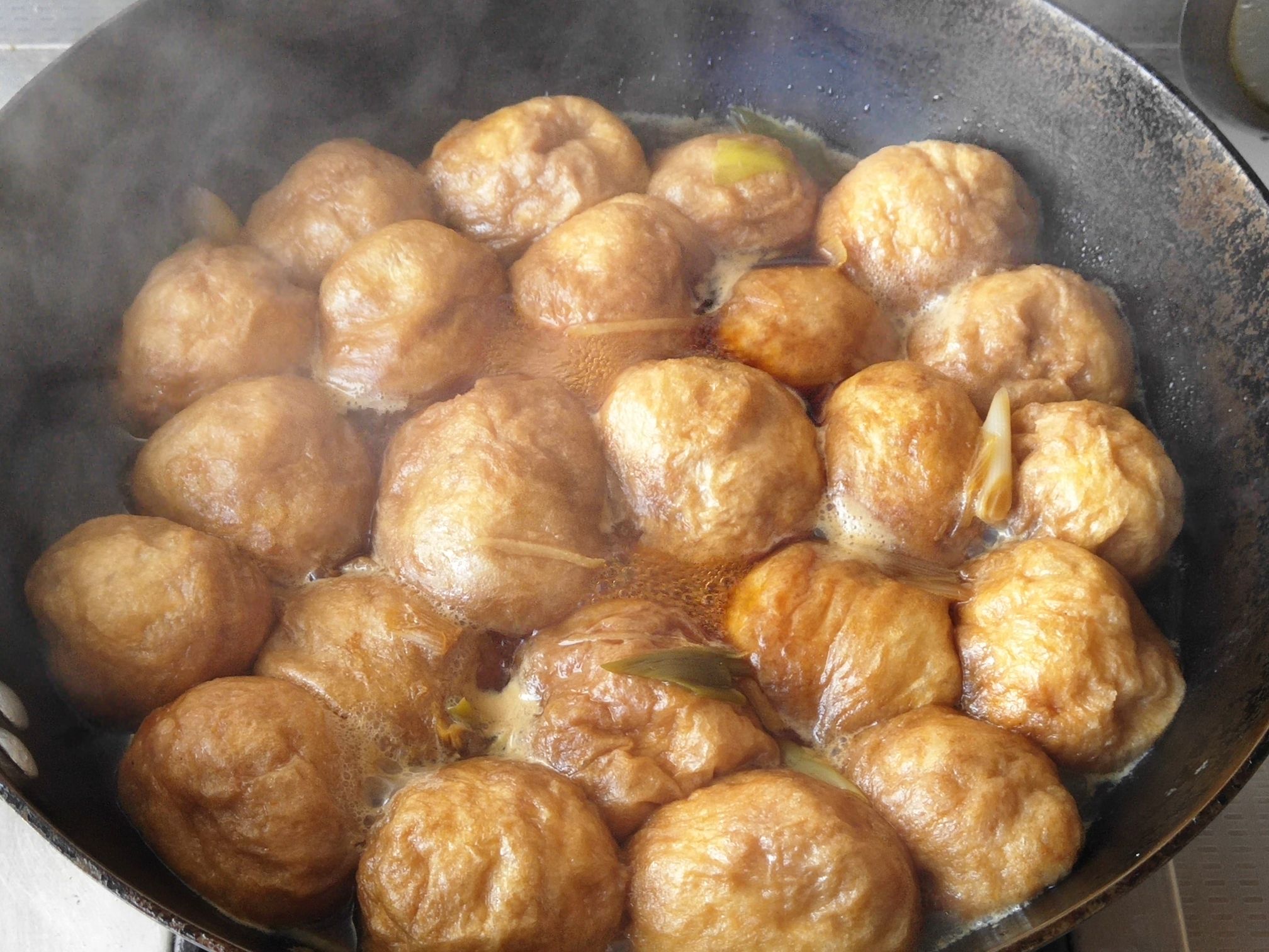 油面筋釀肉的做法-咸鮮味煮菜譜-易網(wǎng)健康養(yǎng)生網(wǎng) 油面筋釀肉的做法-咸鮮味煮菜譜