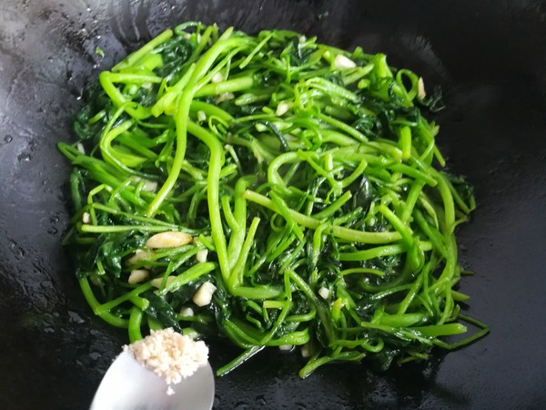清炒芥藍的做法-家常味炒菜譜