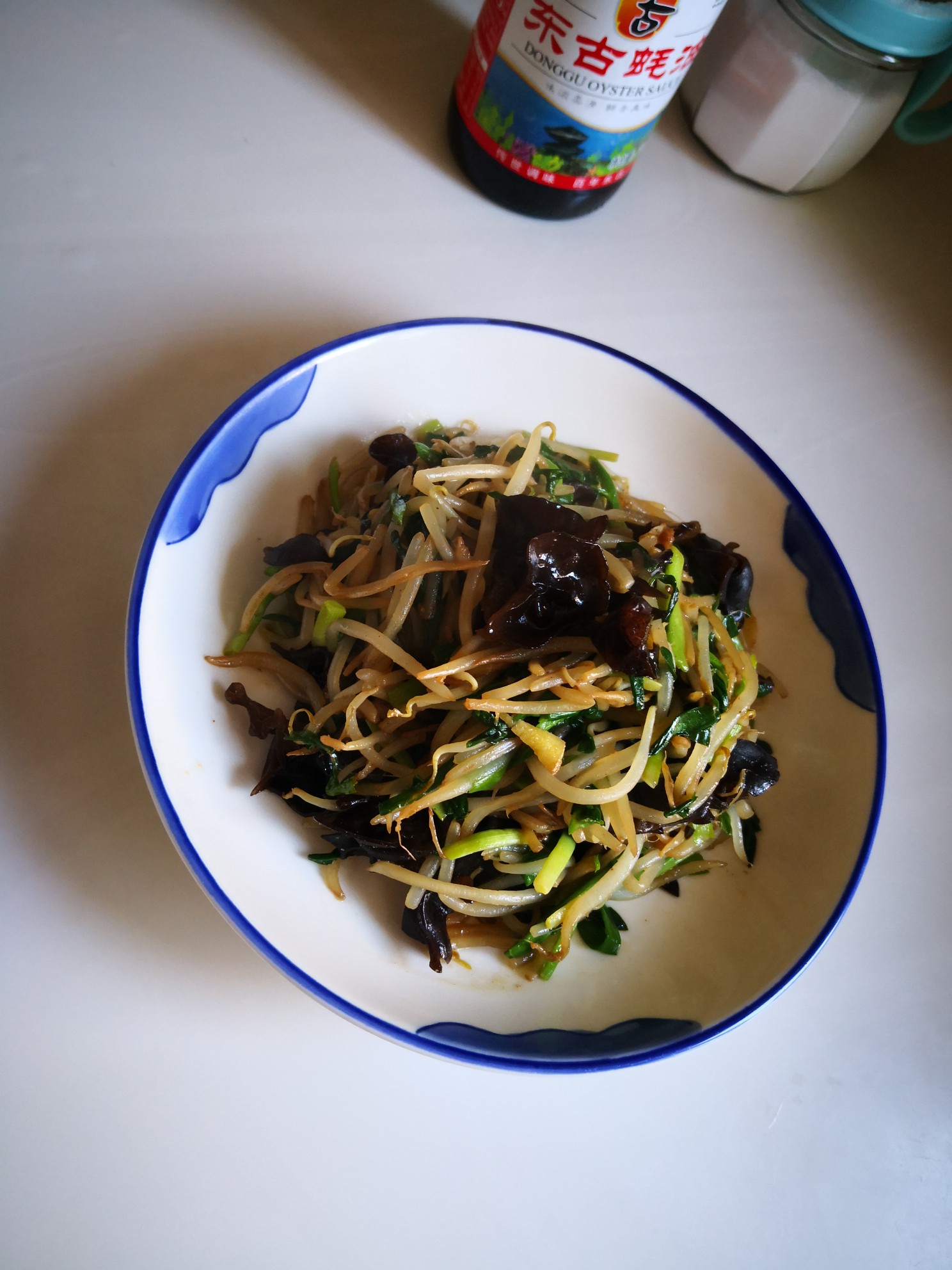 韭菜炒木耳的做法-家常味炒菜譜-易網健康養生網 韭菜炒木耳的做法-家常味炒菜譜