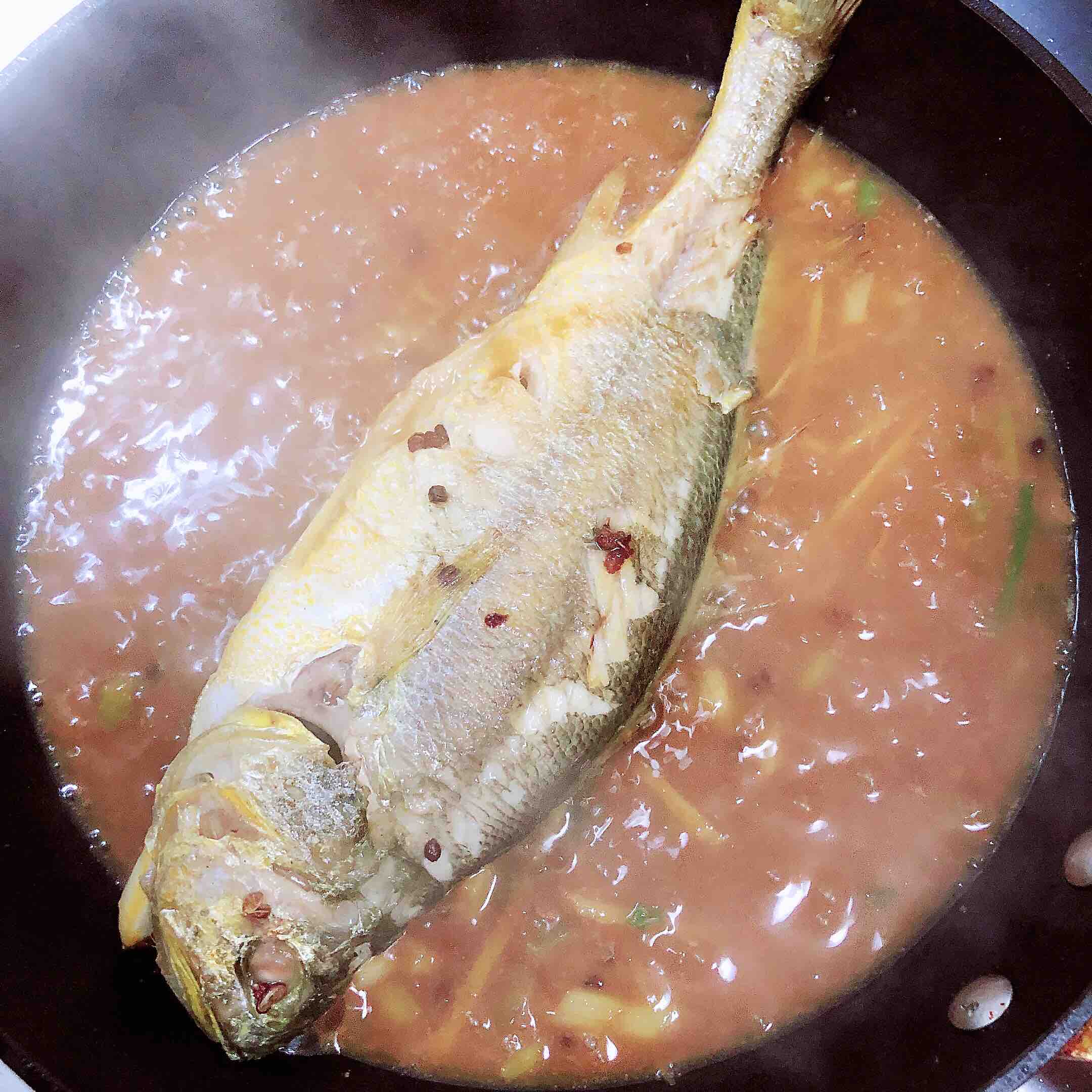 醬燜黃花魚的做法-咸鮮味燜菜譜-易網健康養生網 醬燜黃花魚的做法-咸鮮味燜菜譜